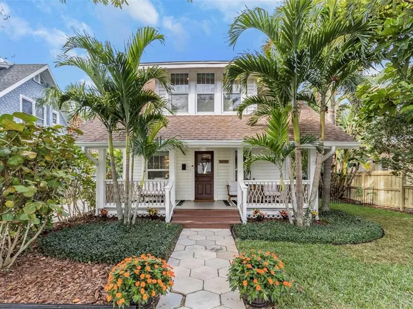 1030 Crescent Lake Dr N, Saint Petersburg, FL 33701