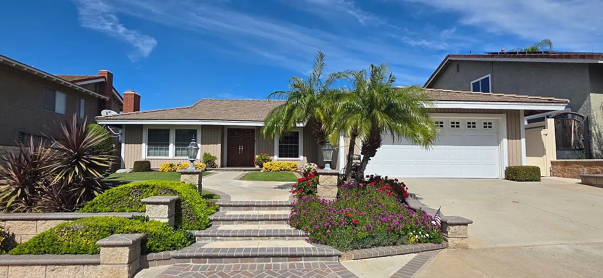 4 bed, 2.0 bath, 1847 sqft, $4,900 — Photo 1