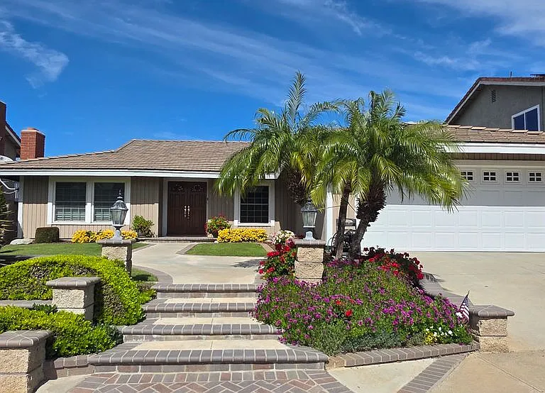19781 Venecia Ln — Photo 1