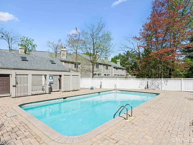 33 Strathmore Ln #33 — Photo 8
