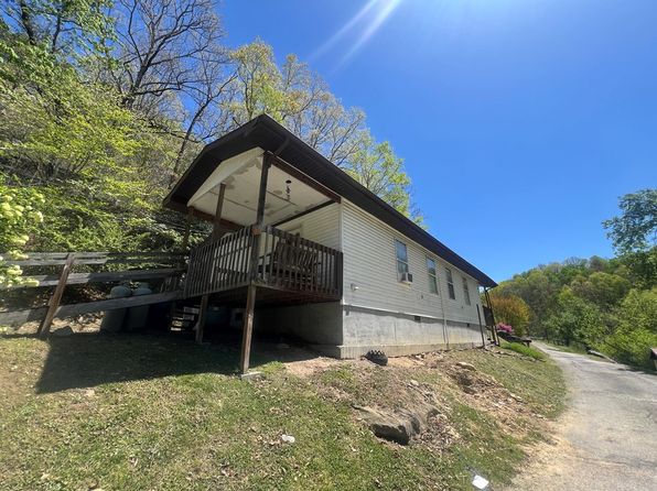 151 Pinepoint Rd, Hazard, KY 41701
