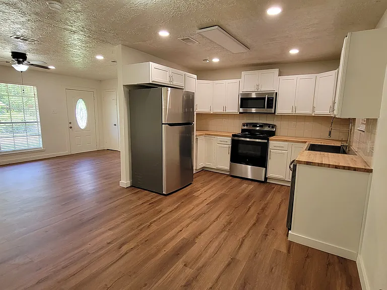 2100 Hill Top Ct #1 — Photo 18