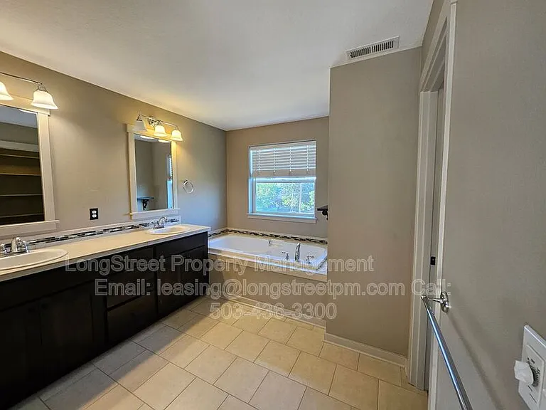 6458 NE 8th Ave — Photo 45