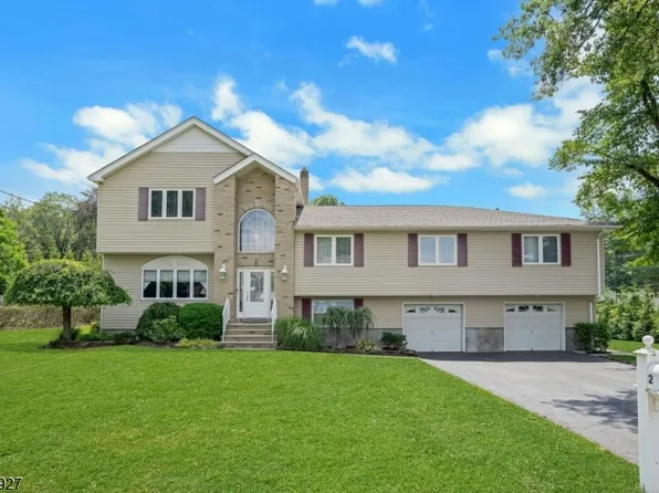 4 Fleetwood Ave (mailbox 2, Fairfield Twp., NJ 07004
