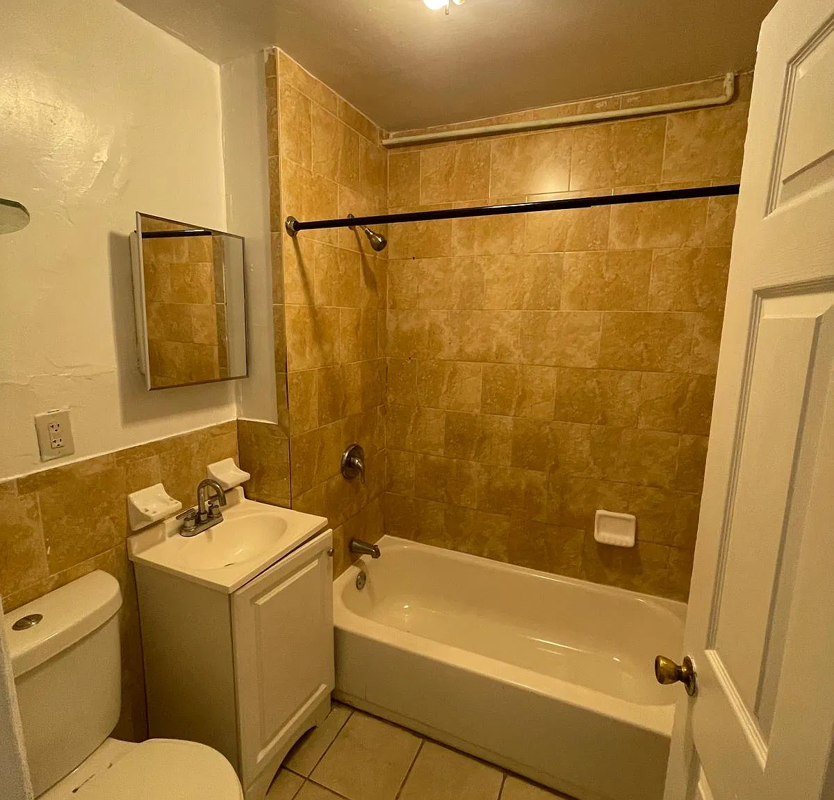 1 bed, $1,275 — Photo 4