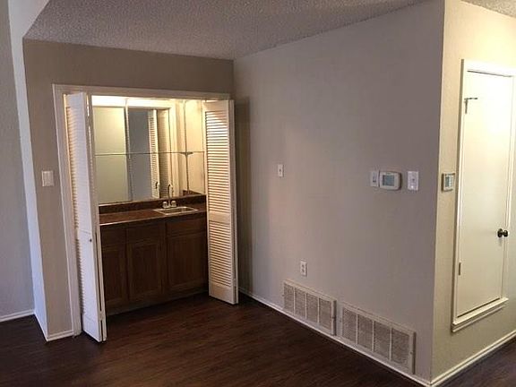 3rd image of 3721 Greenstone Dr