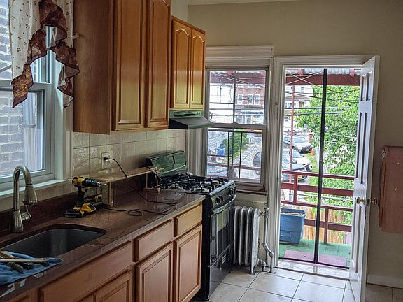 3rd image of 1121 Virginia Ave Floor 2