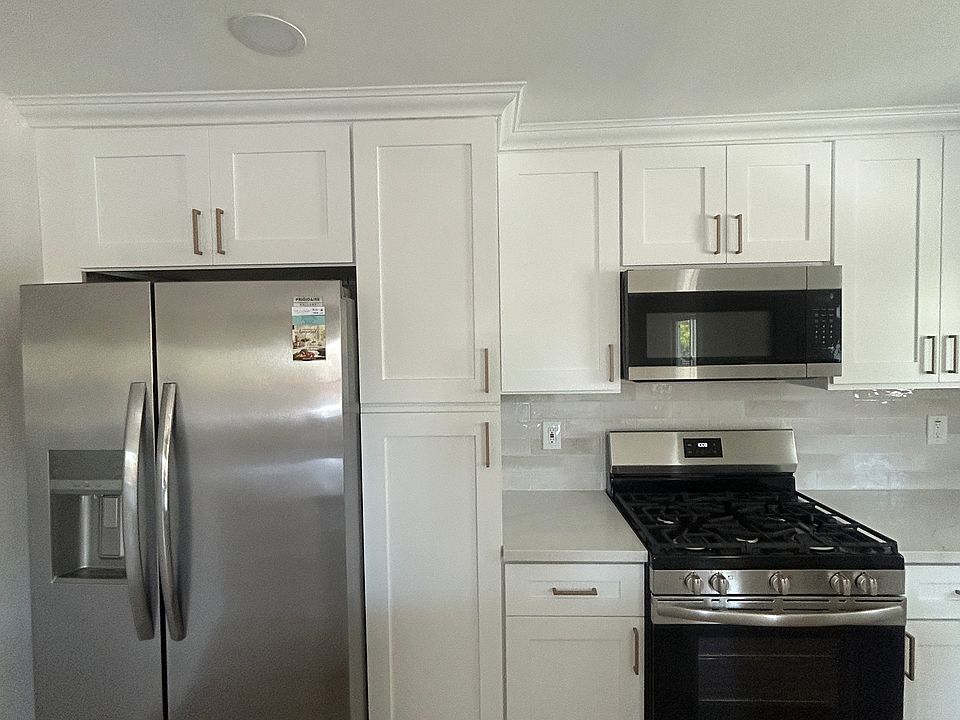 Top of the line - brand new appliances 
Be the first to enjoy this fabulous - Newly renovated 3 bed 3 bath home with a yard