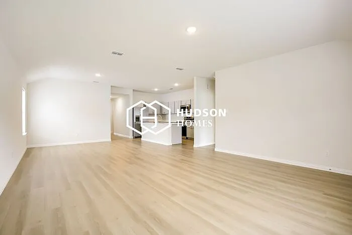 4 bed, 2.0 bath, 1788 sqft, $1,599 — Photo 3