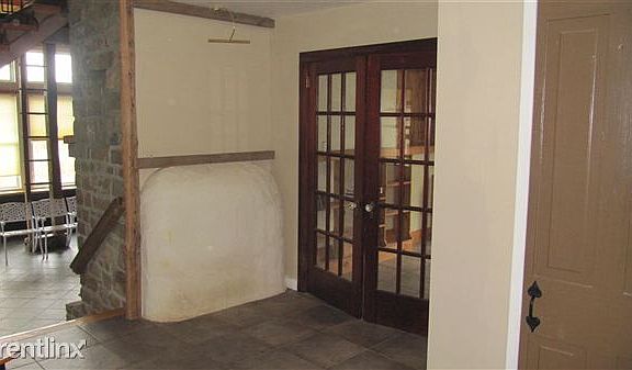 Foyer/Doors to Office