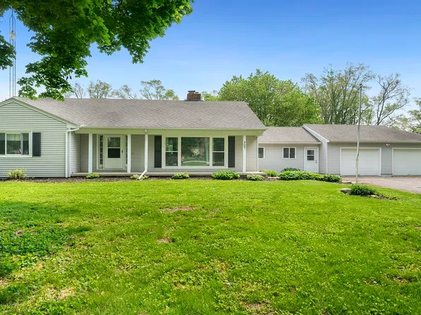 307 N Walnut St, Lindenwood, IL 61049