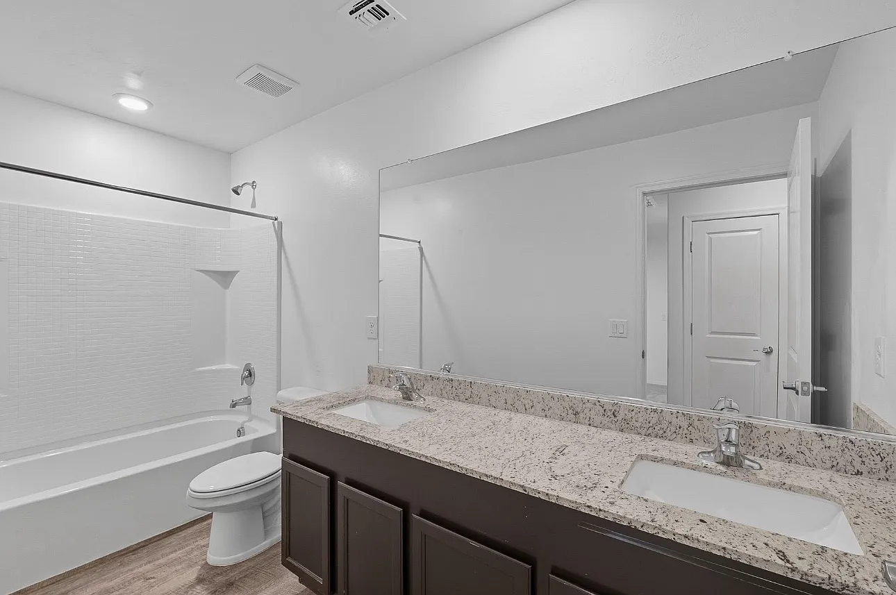 7525 W Portugal Pl — Photo 4