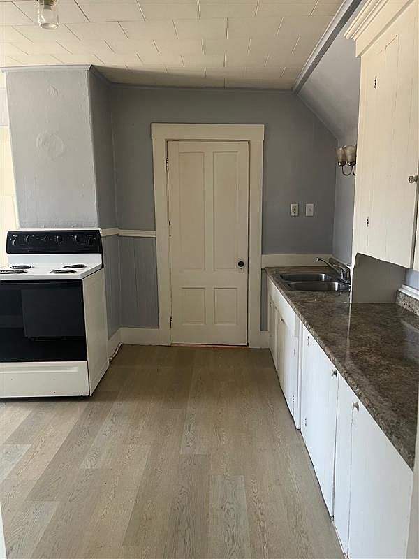 113 York St FLOOR 3, Rumford, ME 04276 Zillow