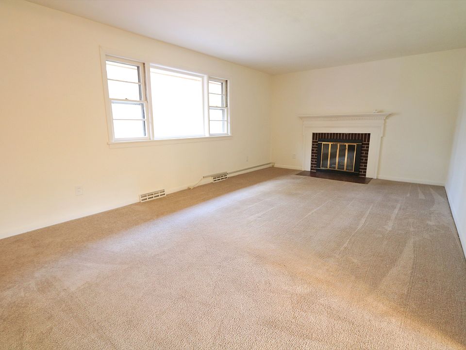 1st image of 100 Normandy Ln