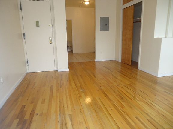 2nd image of 524 Lafayette Ave APT 7