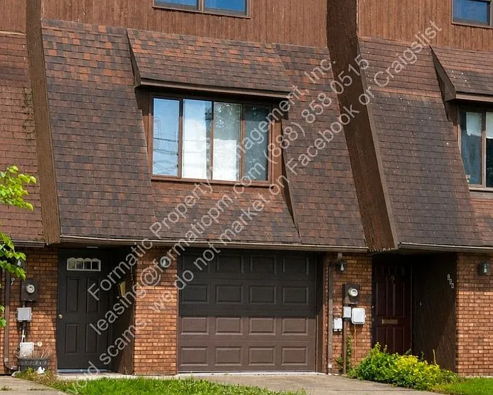 157 N Gates Ave — Photo 1