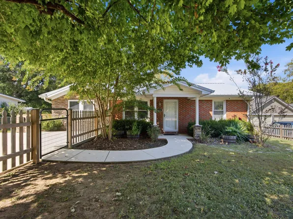 162 1st St, Monteagle, TN 37356