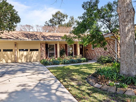 2nd image of 5630 Sylmar Rd