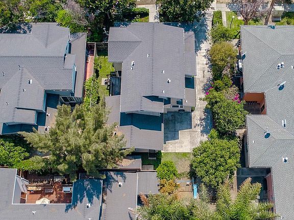 5th image of 90 Evandale Ave