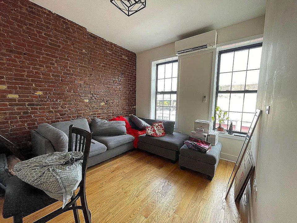 1st image of 510 Chauncey St #5