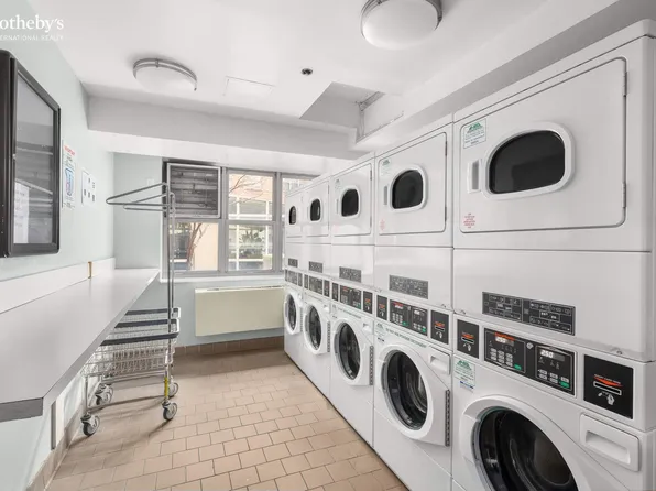 516 West 47th Street image 14 of 16