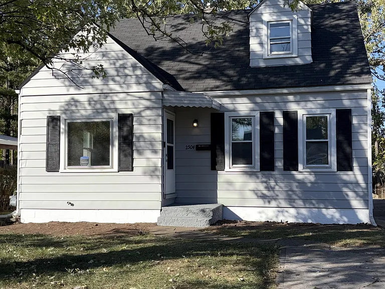 2504 Vendome Dr — Photo 1