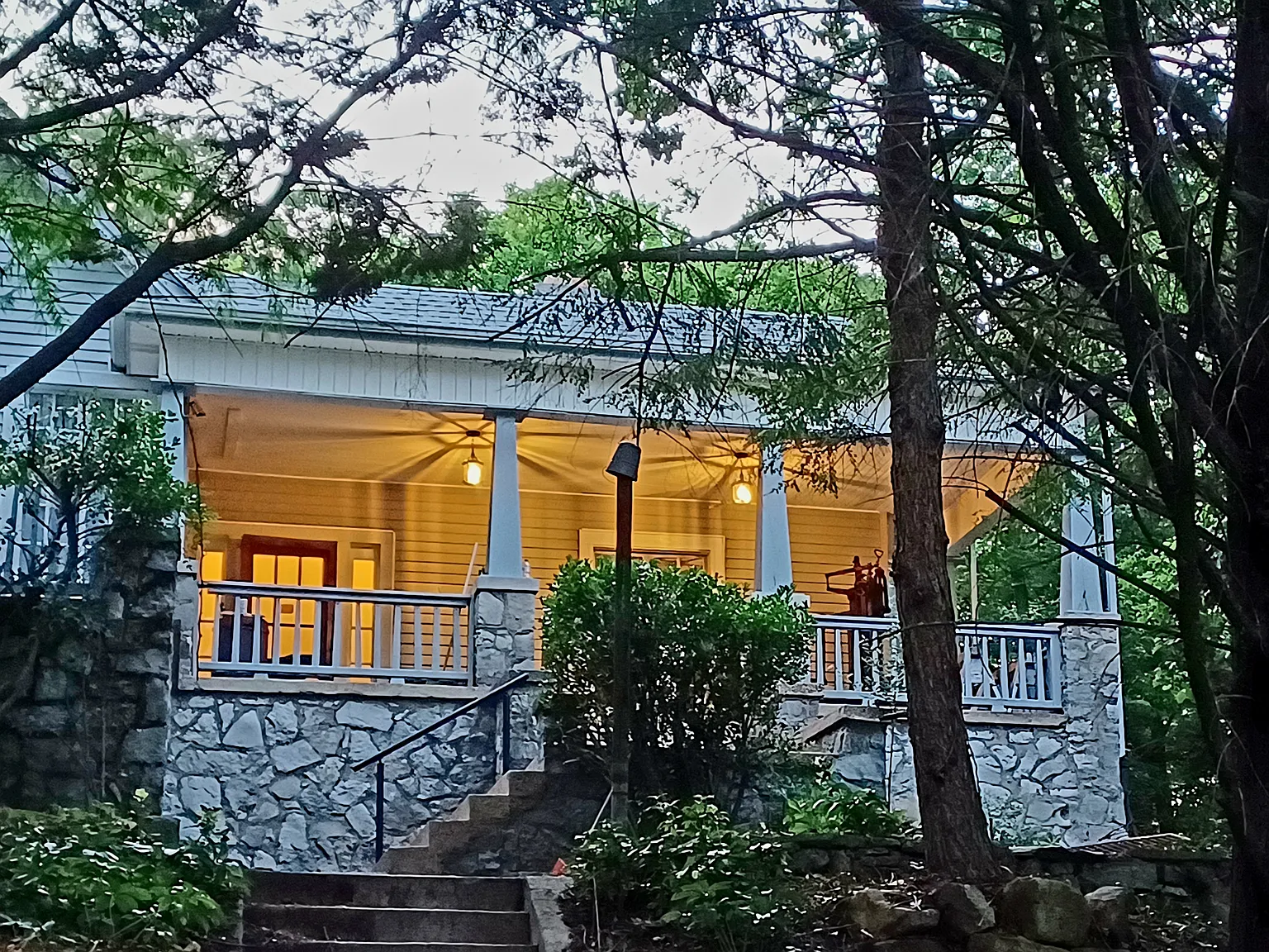 3 bed, 3.5 bath, 1950 sqft, $2,590 — Photo 1