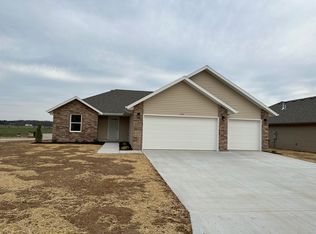 104 E Melton Cir, Ozark, MO 65721