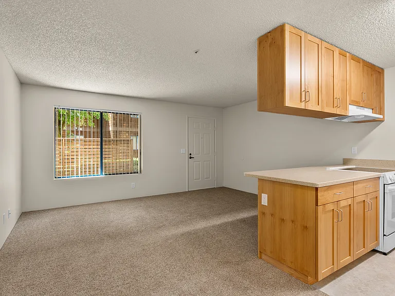 Coddingtown Mall Apartments — Photo 23