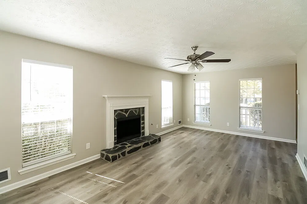 3 bed, 2.5 bath, 1668 sqft, $2,030 — Photo 4