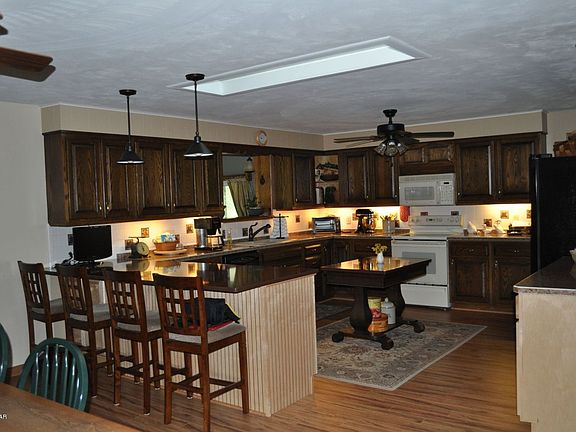 5th image of 519 Sherman St