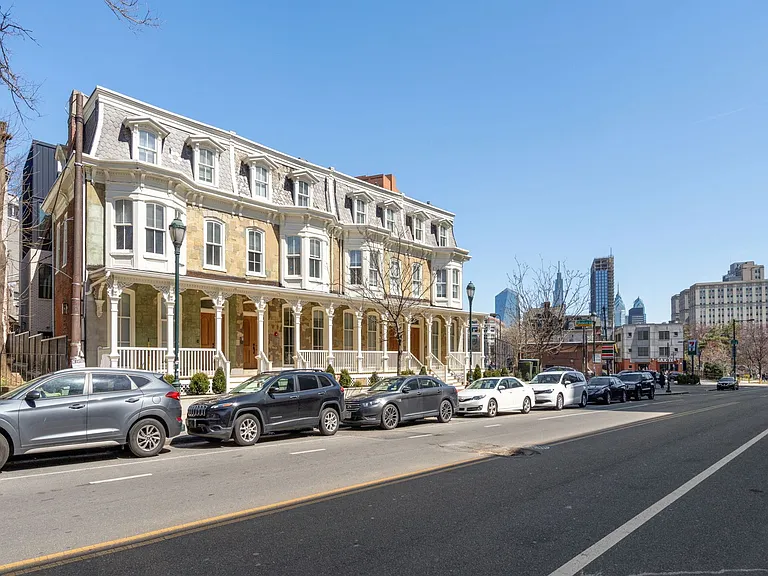 Serpentine Apartments: Newly Renovated in the Heart of Drexel — Photo 7