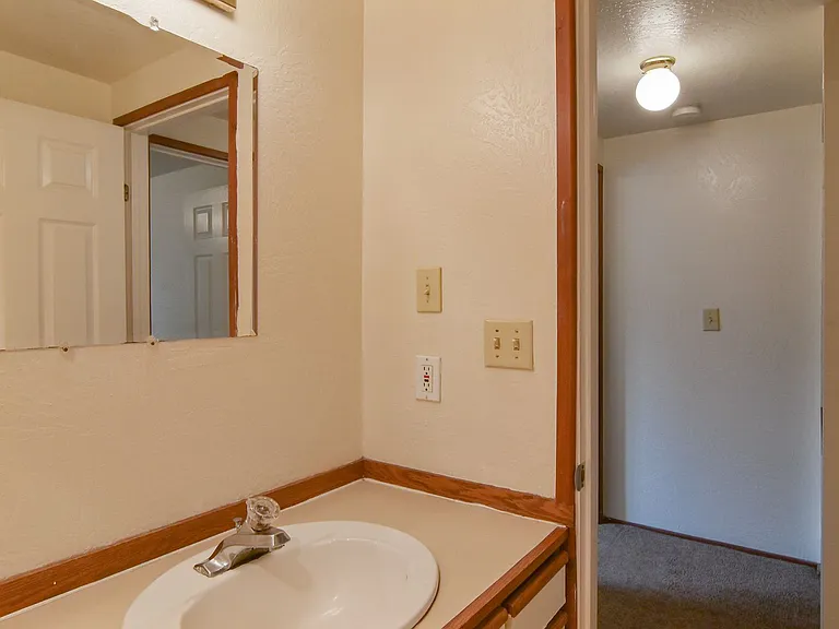 1585 Ferry Aly #1572 — Photo 2
