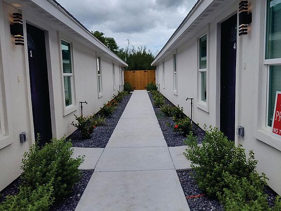 5th image of 404 E Acacia Ave #1-4