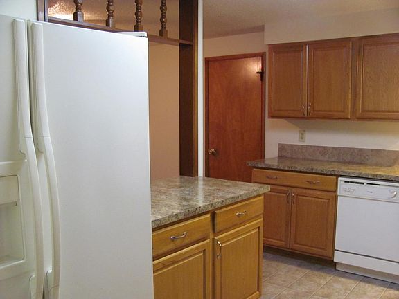 3rd image of 614 Wallace St