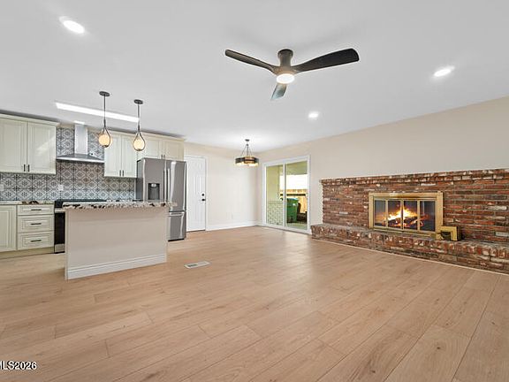 5th image of 155 York Way