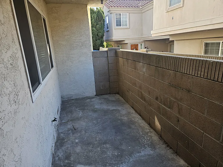 1906 Rockefeller Ln #D — Photo 16