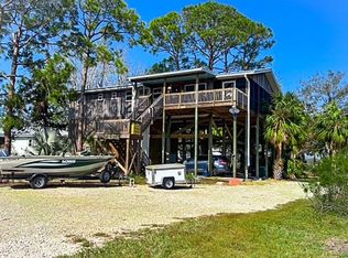 16448 Hodges Ave, Cedar Key, FL 32625