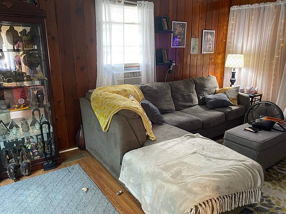 2nd image of 2309 Glen Ct