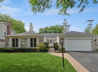 2235 Iroquois Rd, Glenview, IL 60091