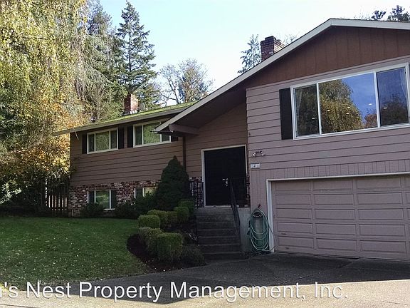 2nd image of 1481 SE Eastwood Ct