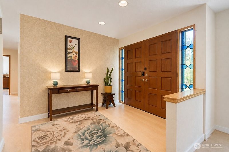 4th image of 701 175th Street SW