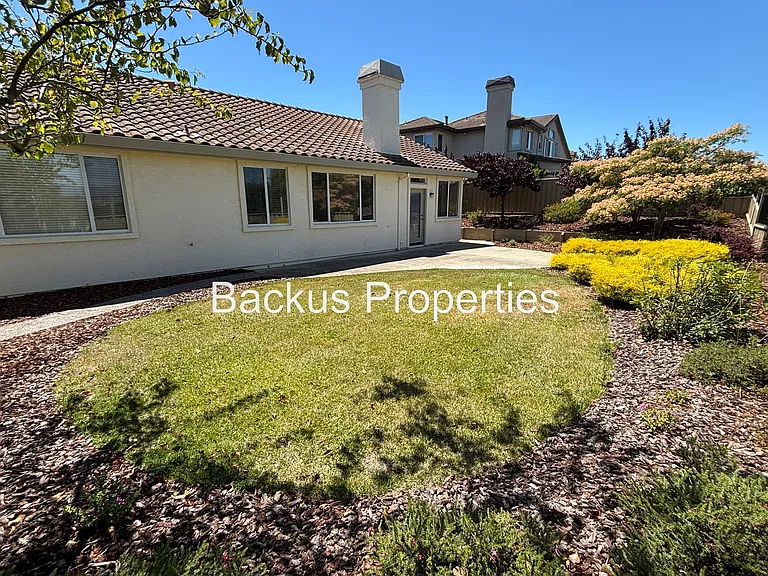 18223 Viewcrest Ln — Photo 24