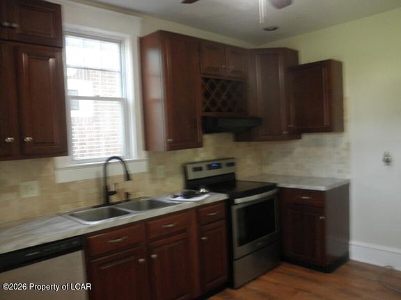 4th image of 235 E State St