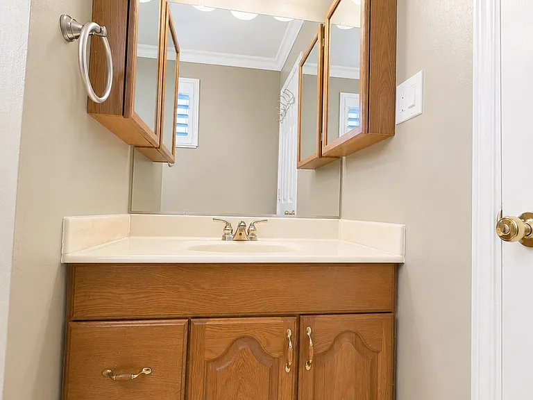 4543 Sloat Rd — Photo 12