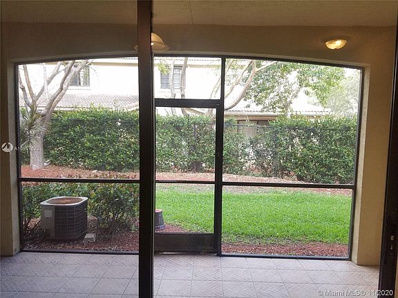 4th image of 3920 Cherry Ln #0
