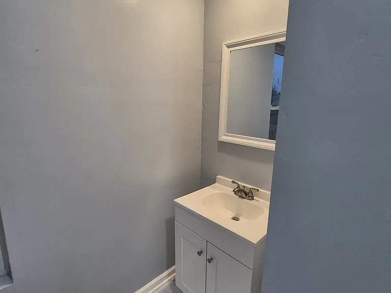421 Ridgeway St — Photo 11