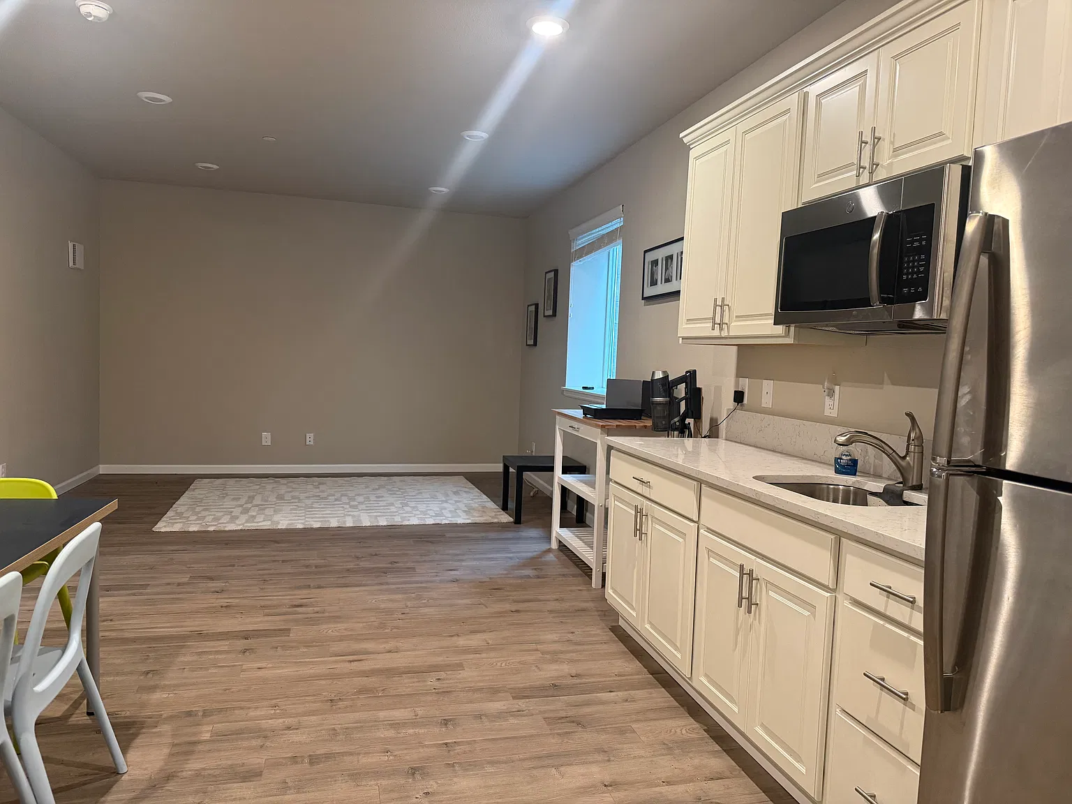 1 bed, 700 sqft, $1,800 — Photo 3