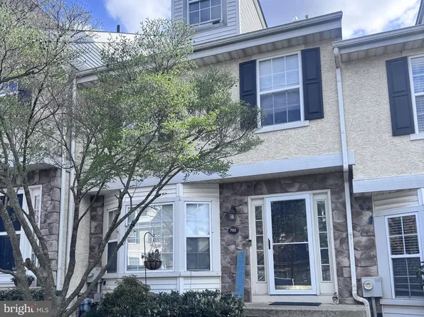 702 Coventry Pointe Ln, Pottstown, PA 19465