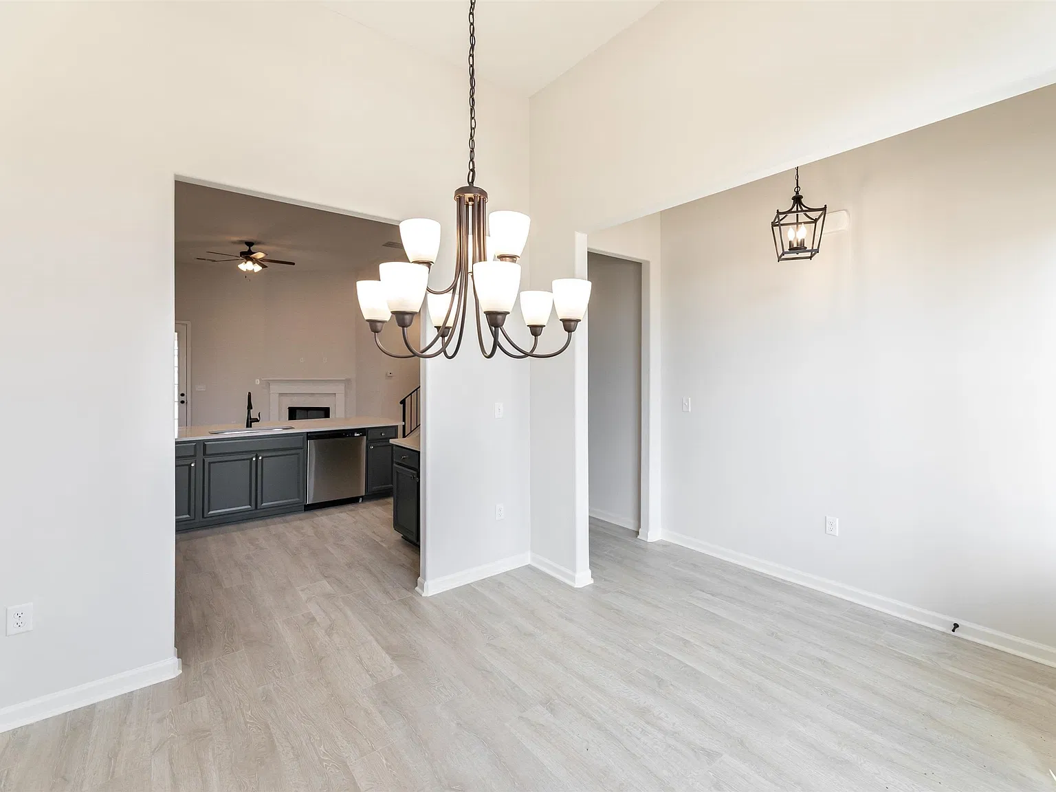 4 bed, 3.0 bath, 2209 sqft, $2,400 — Photo 2